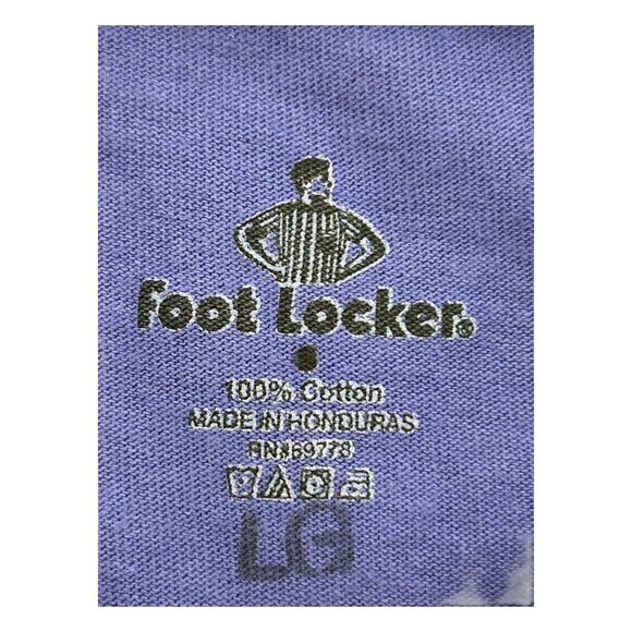 Foot Locker Unisex Large Night Music Purple T-Shirt Howling Wolf Moon Vintage - Picture 9 of 13